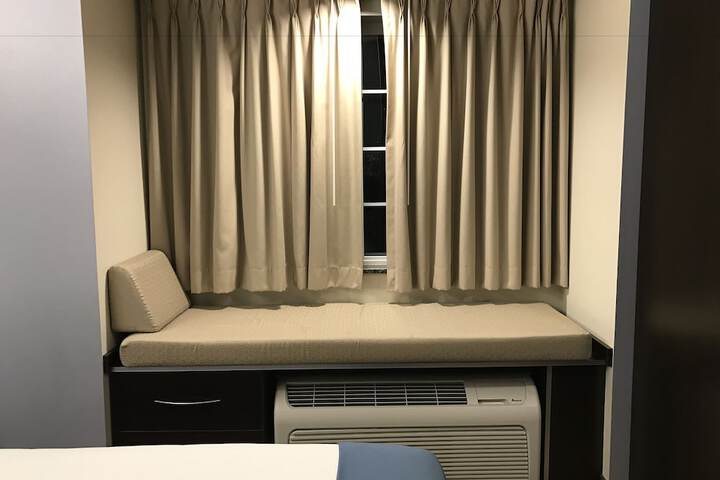 Room 16 of 25