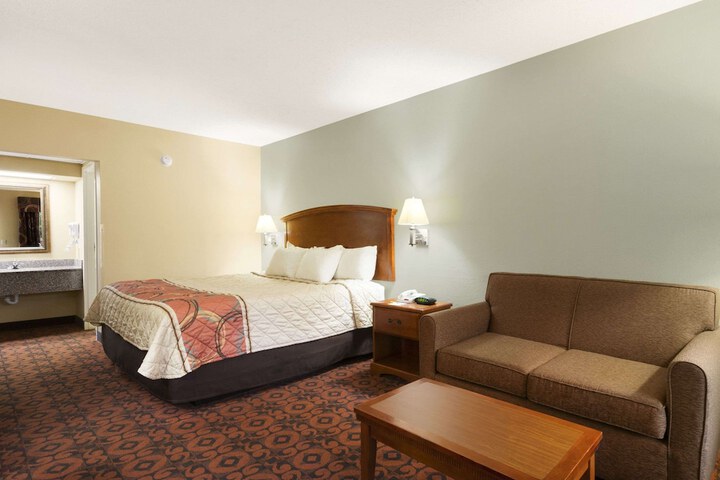 Room 18 of 42