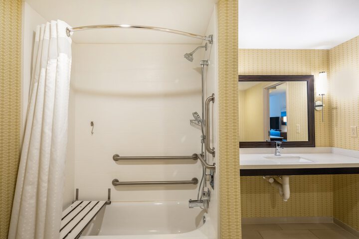 Holiday Inn Greensboro Coliseum by IHG