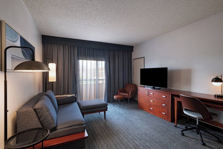 Room 10 of 21