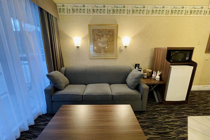 Room 18 of 112