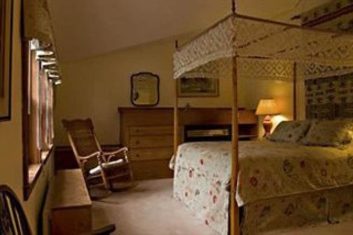 Arlingtons West Mountain Inn