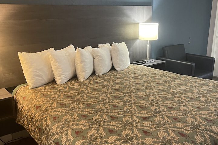 Room 21 of 35