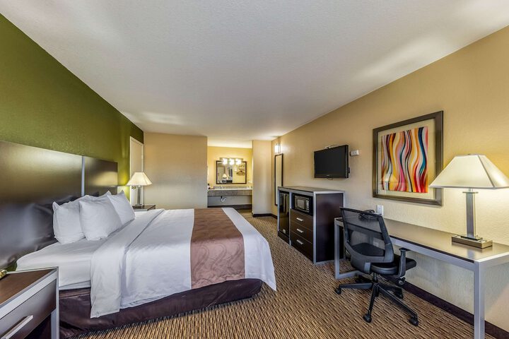 Room 53 of 67
