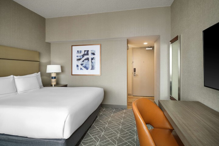Room 52 of 127