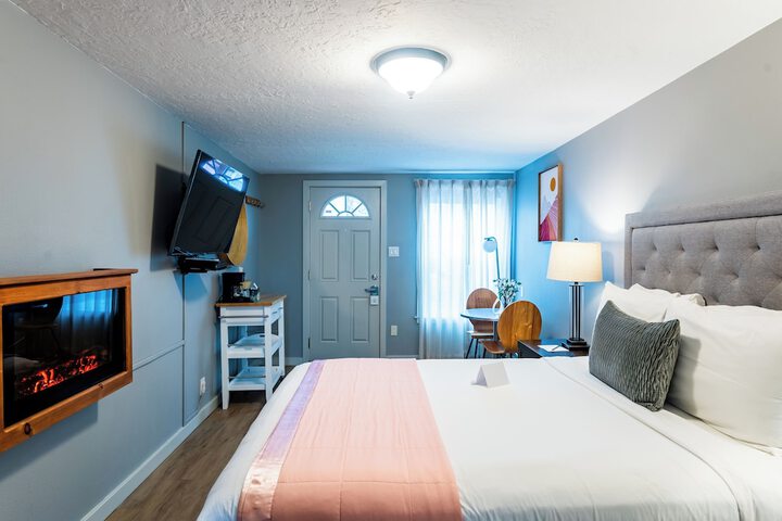 Inn at Haystack Rock