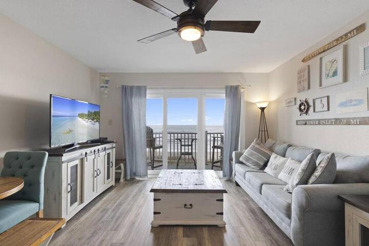Gorgeous views Oceanfront, Pool,The Driftwood!