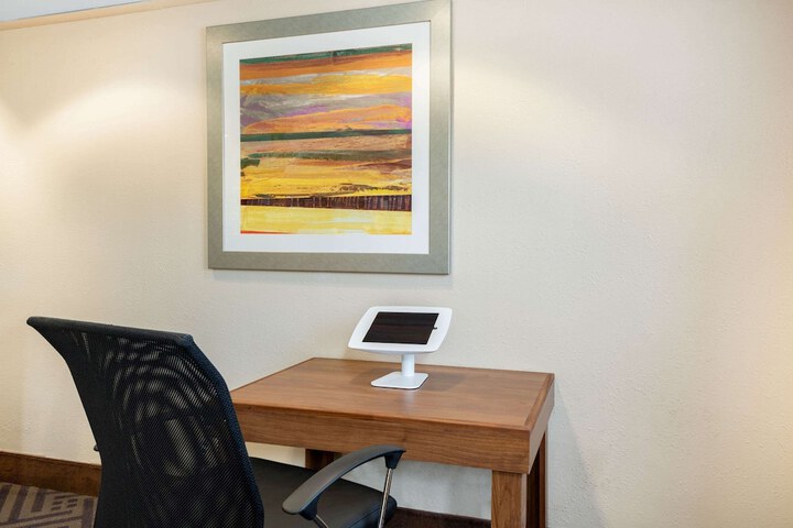 Business Center 33 of 33