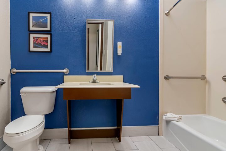 Comfort Suites St. Charles - St Louis
