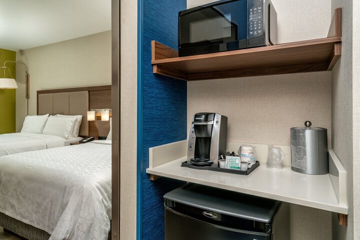 Holiday Inn Express & Suites Brandon by IHG