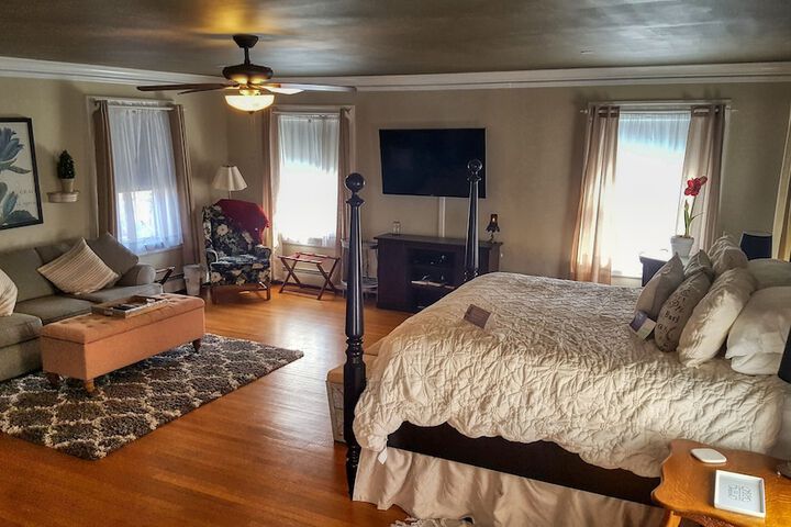 Room 61 of 104