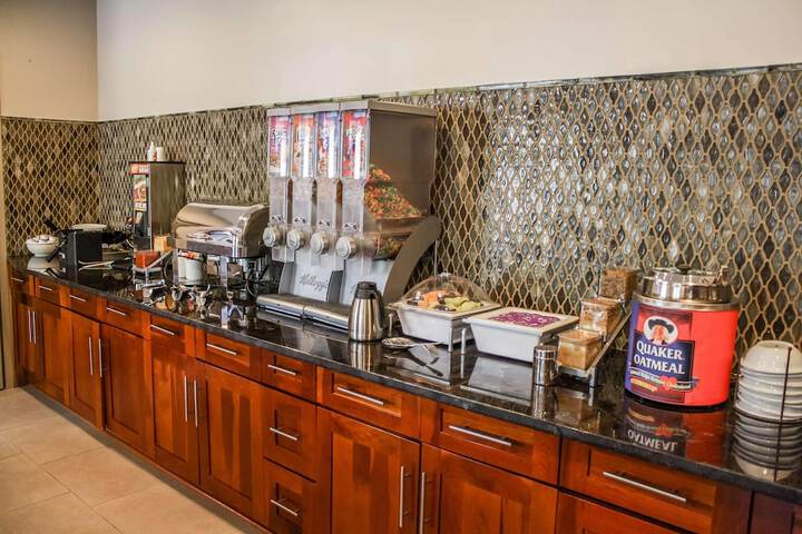 Country Inn & Suites by Radisson Washington Dulles International Airport, VA
