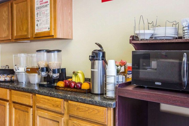 Breakfast/Coffee Service 27 of 31