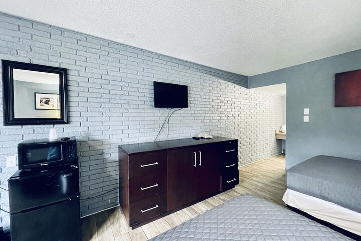 Room 27 of 31