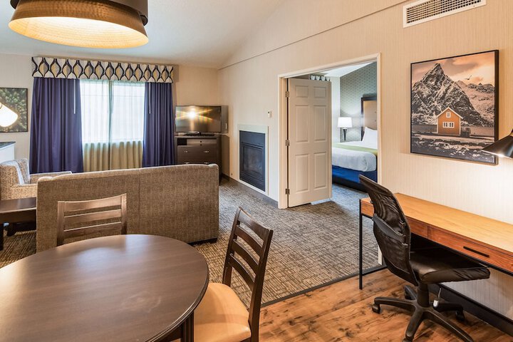 Room 9 of 35