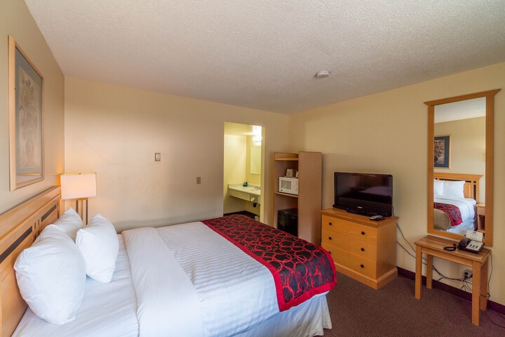 Room 33 of 41