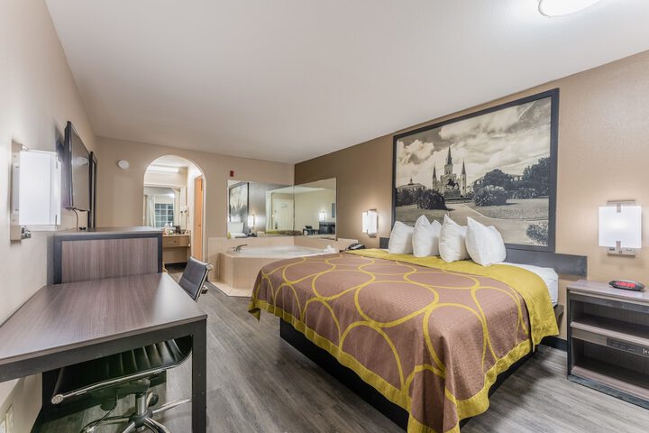 Room 14 of 37