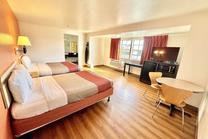 Studio 6 Suites – Bellflower Ca - Los Angeles