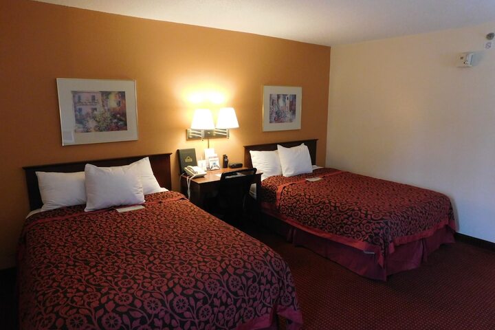 Room 25 of 43
