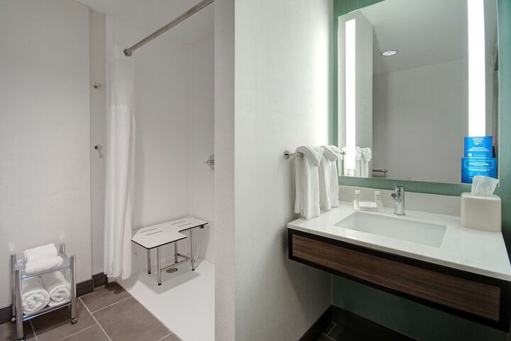 Room 45 of 104