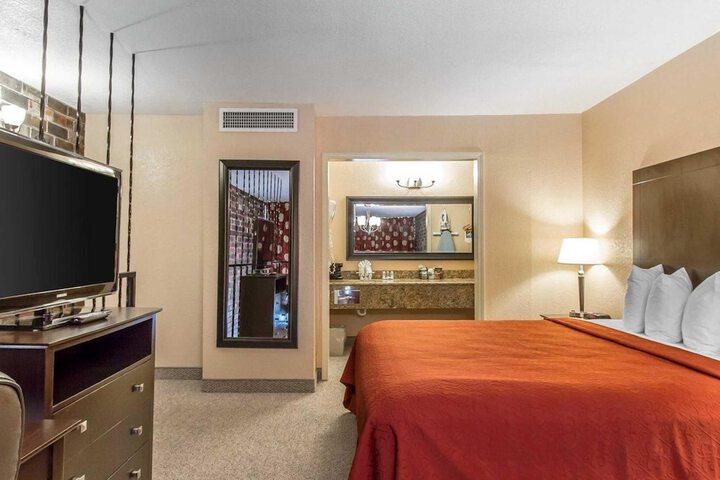 Room 19 of 43