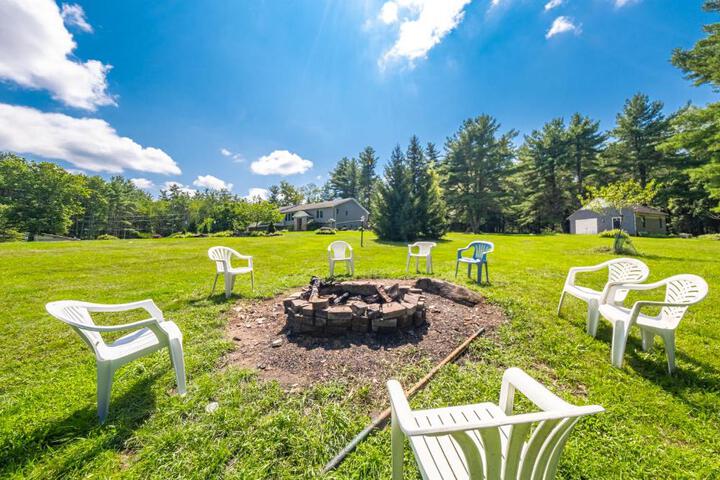 Southwoods Mountain Estate -private mansion pool, hottub+ 15 acres