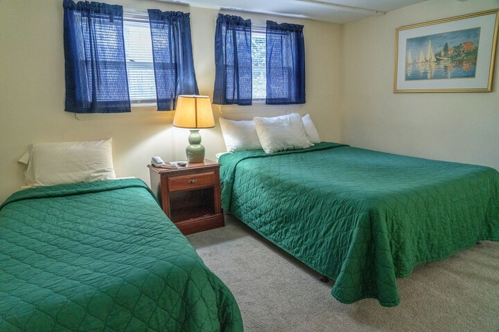 Room 13 of 19