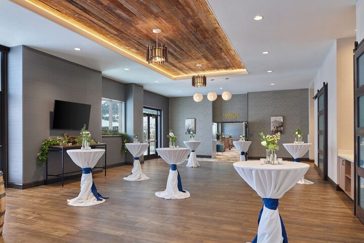 Ballroom/Hall 68 of 85