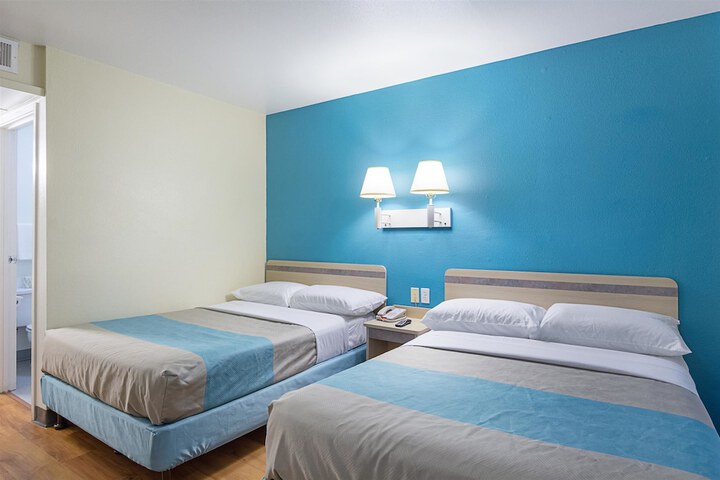 Room 15 of 30