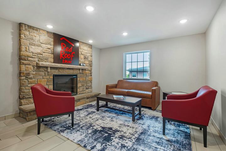 Red Roof Inn Charlestown