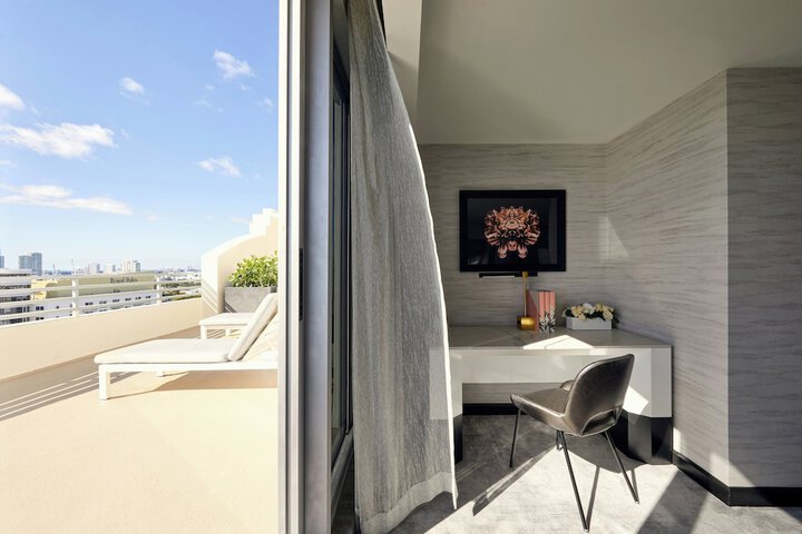 Loews Miami Beach Hotel – South Beach