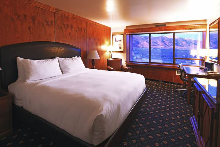 The Antlers a Wyndham Hotel