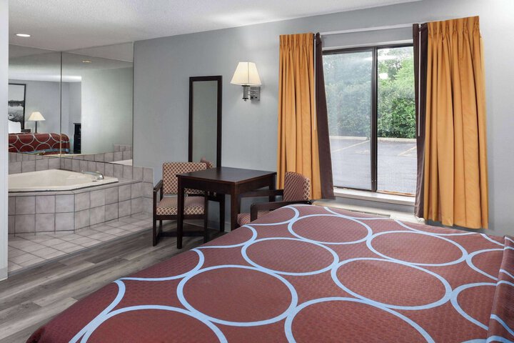 Room 17 of 30