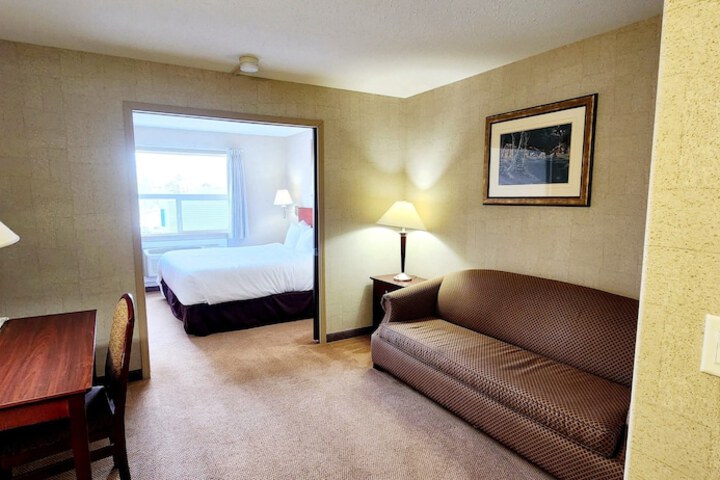 Room 11 of 17