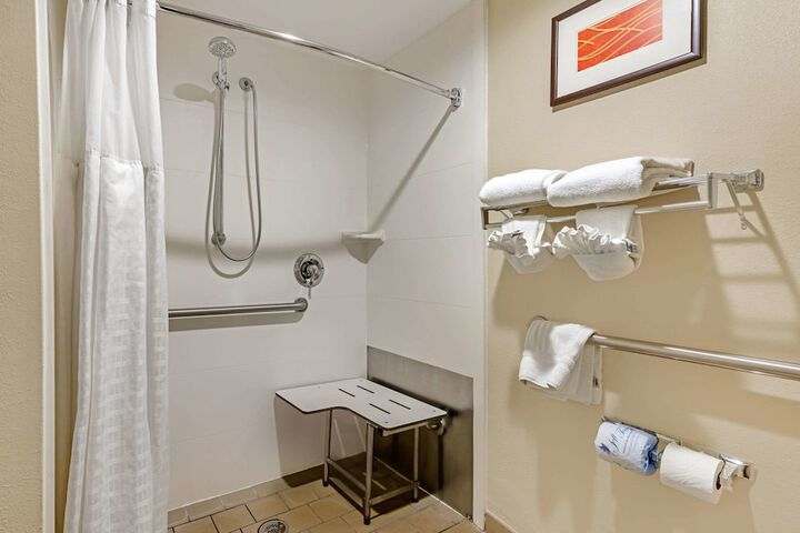 Room 30 of 38