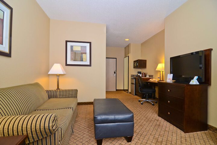 Room 10 of 14