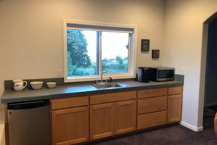 2 Bedroom Suite: Views Private Entrance, EVchgr