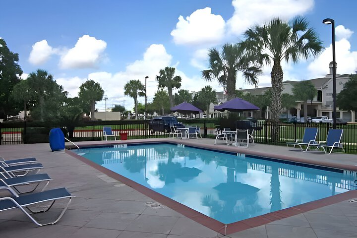 Pool 3 of 23