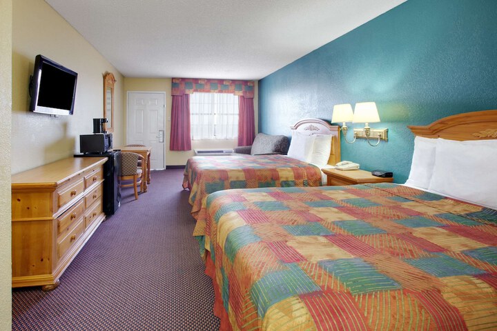 Room 10 of 20