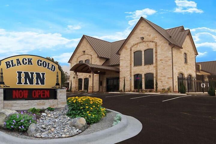 Black Gold Inn