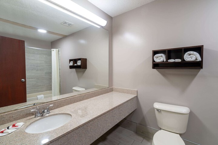 Room 12 of 35