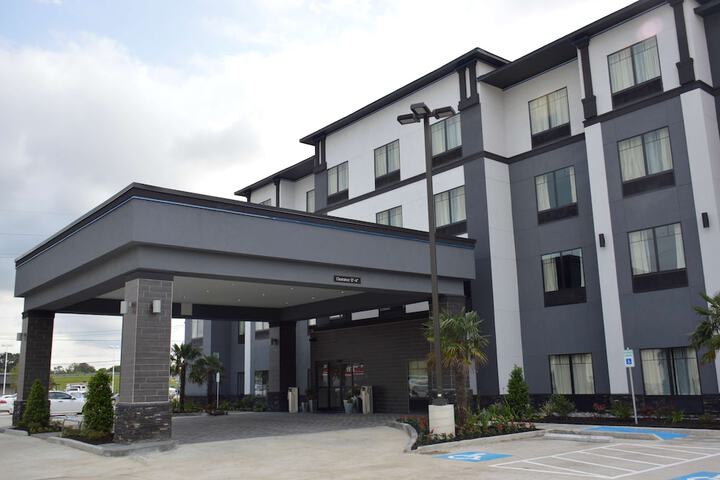 Hotel 2 of 84