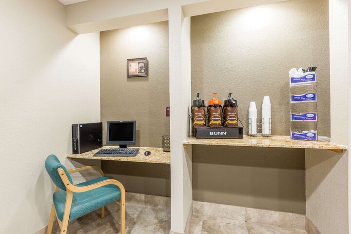 Business Center 19 of 19