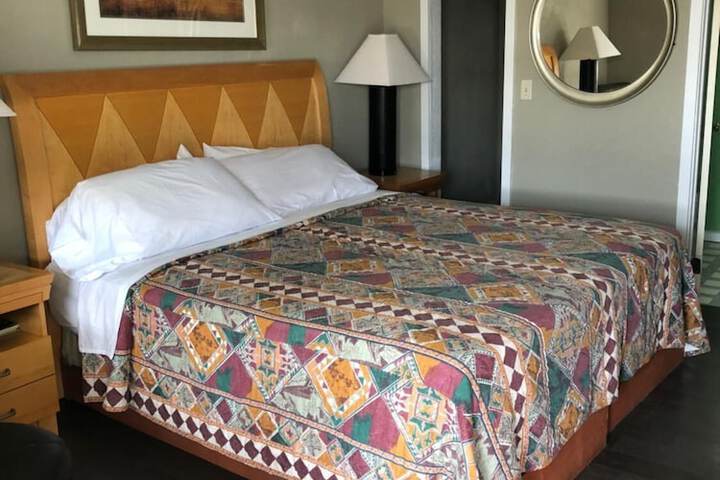 Room 34 of 37
