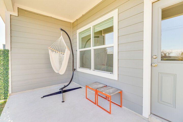 12 Mi to Dtwn Austin: Quiet Home w / Patio & Yard