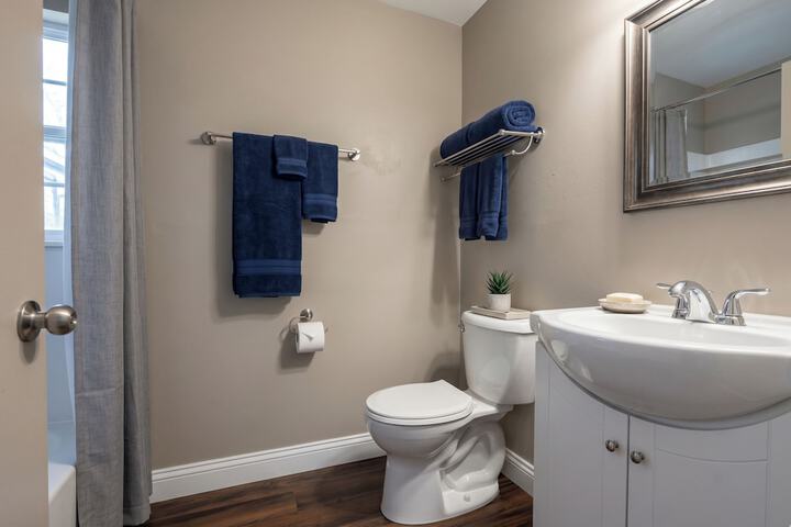 KJs Inn and Suites by OYO Gettysburg U.S. Hwy 212