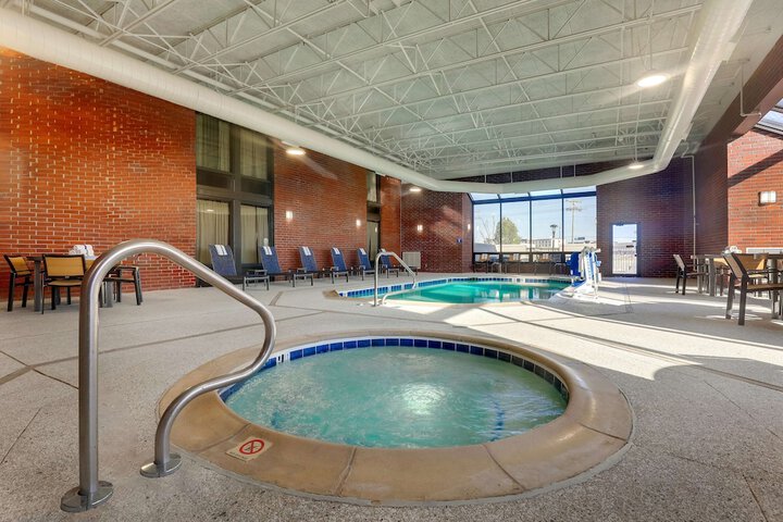 Pool 4 of 61