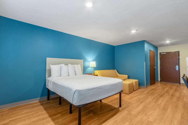 Room 17 of 31