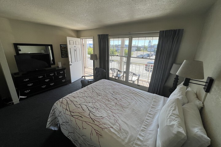 Room 16 of 26