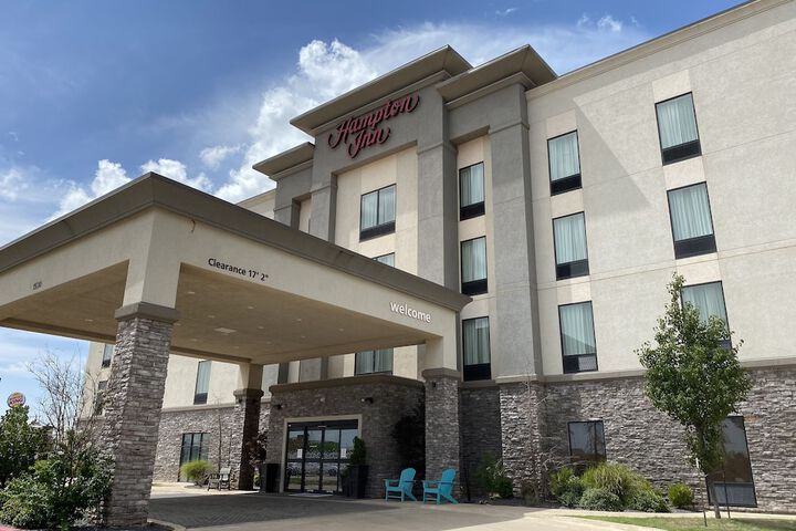 Hotel 4 of 65